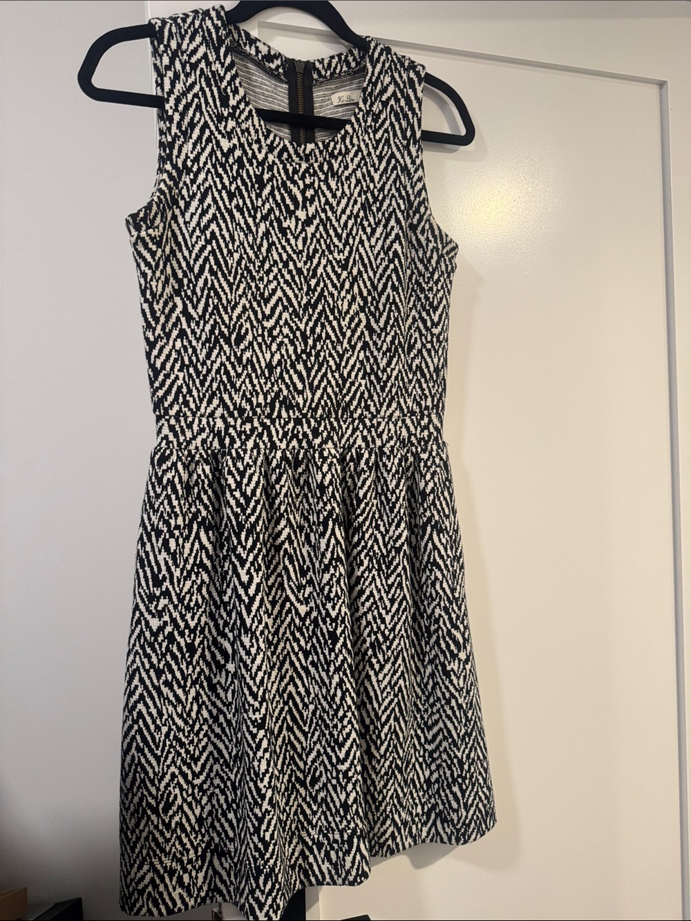 Black & White Thick Cotton Patterned Sleeveless Fit-and-Flare Dress